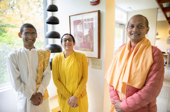 Hindu monastics