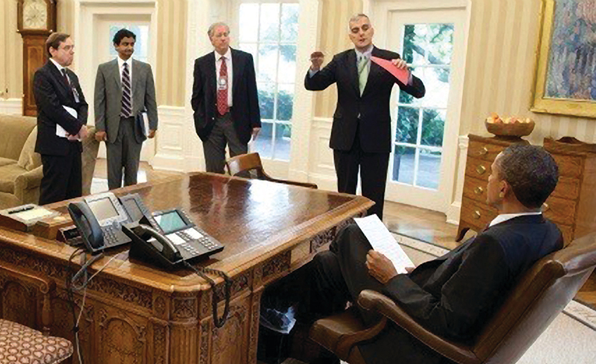 Steven Simon, MTS ’77, with Barack Obama in the Oval Office